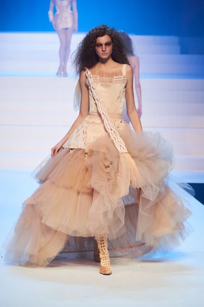 Look 19